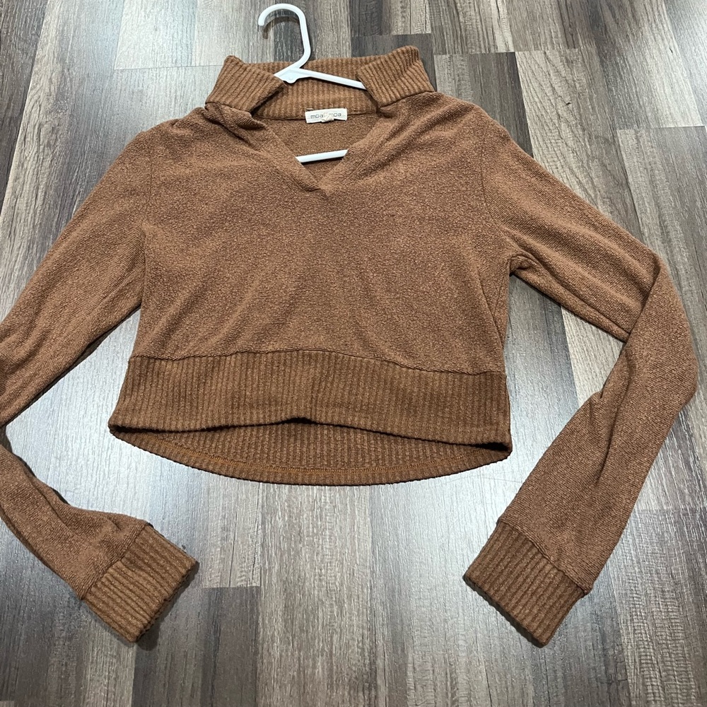 Cropped sweater